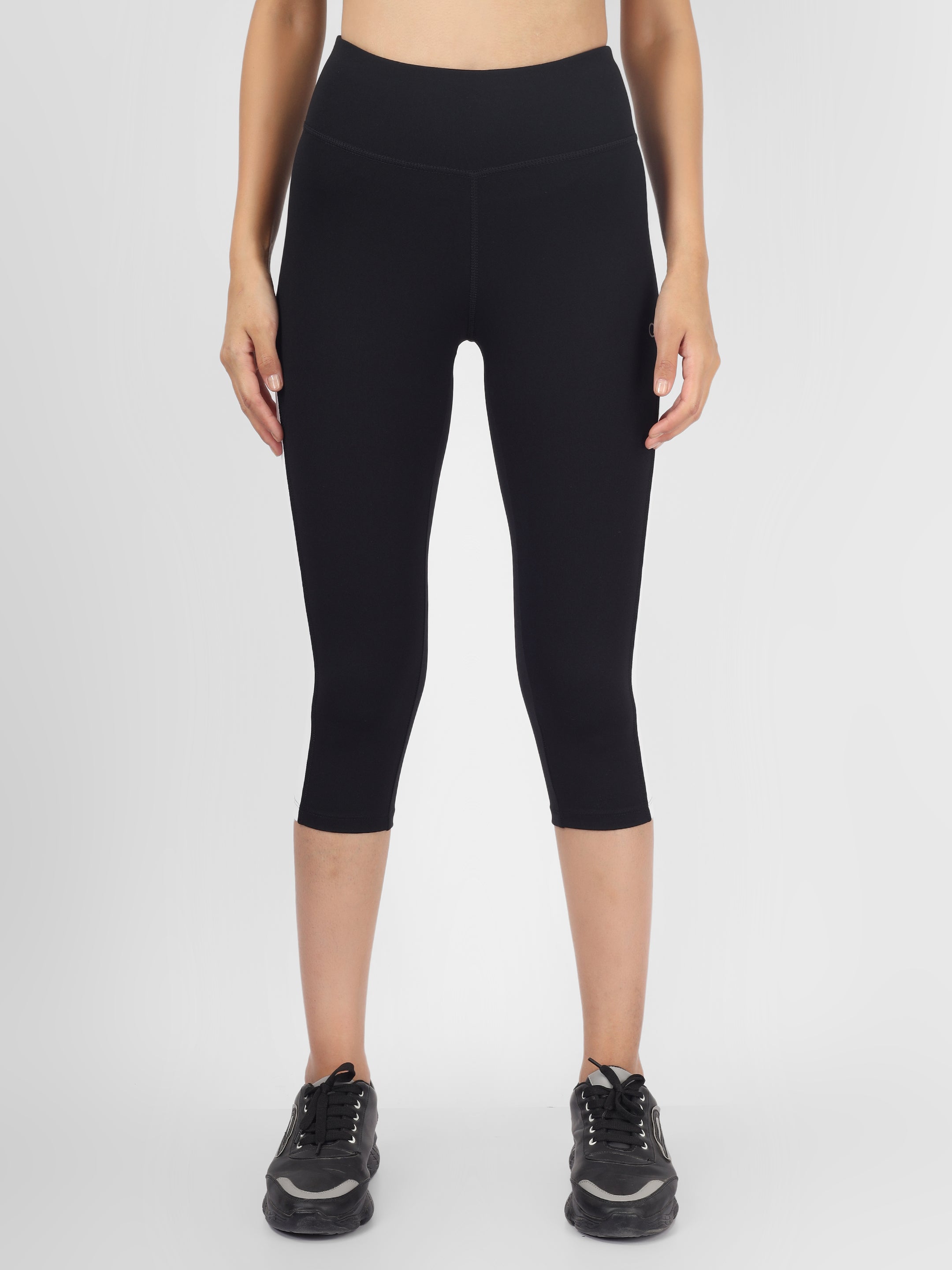 Essential Black Hardcore Capri Leggings